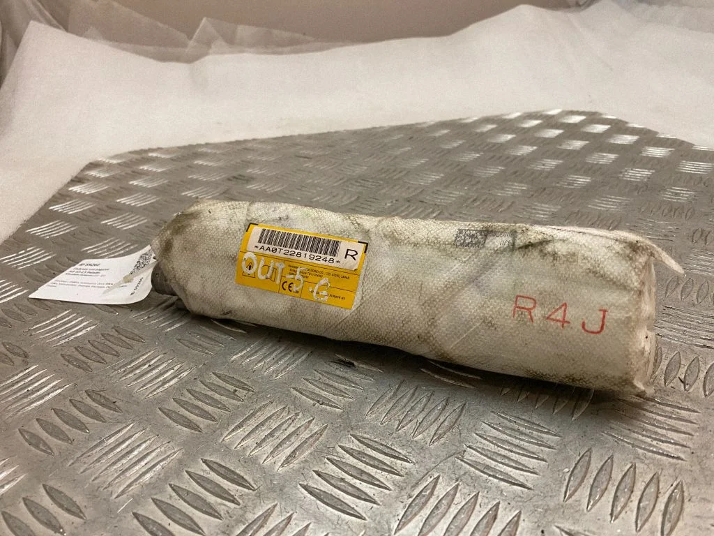 Seat airbag TG11C04001