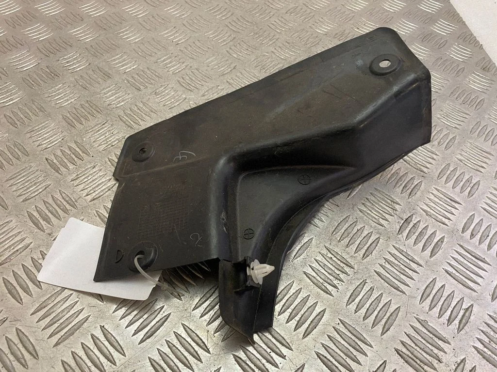 Cita bagāžnieka apdares detaļa J9D328660AB