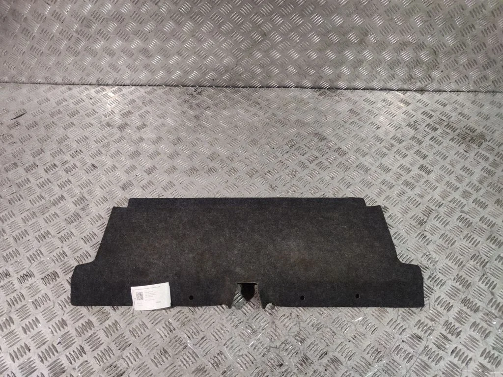 Cita bagāžnieka apdares detaļa – Ford Mustang VI (2015-)