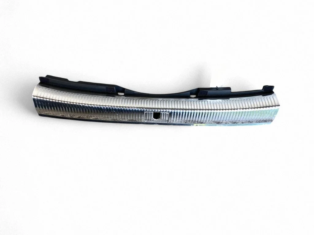 Trunk/boot sill cover protection 8W9864513