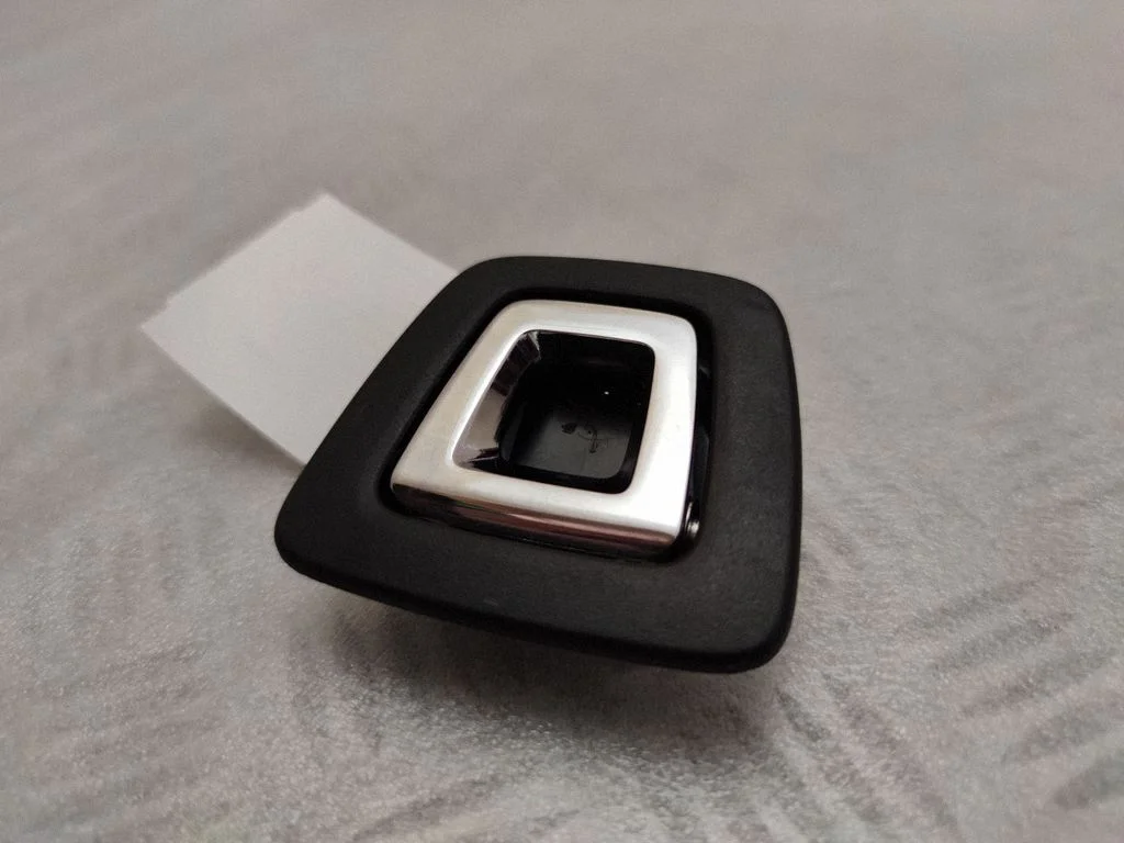 Hak / ucho mocujące – BMW Seria 7 G11 G12 (2015-2022)