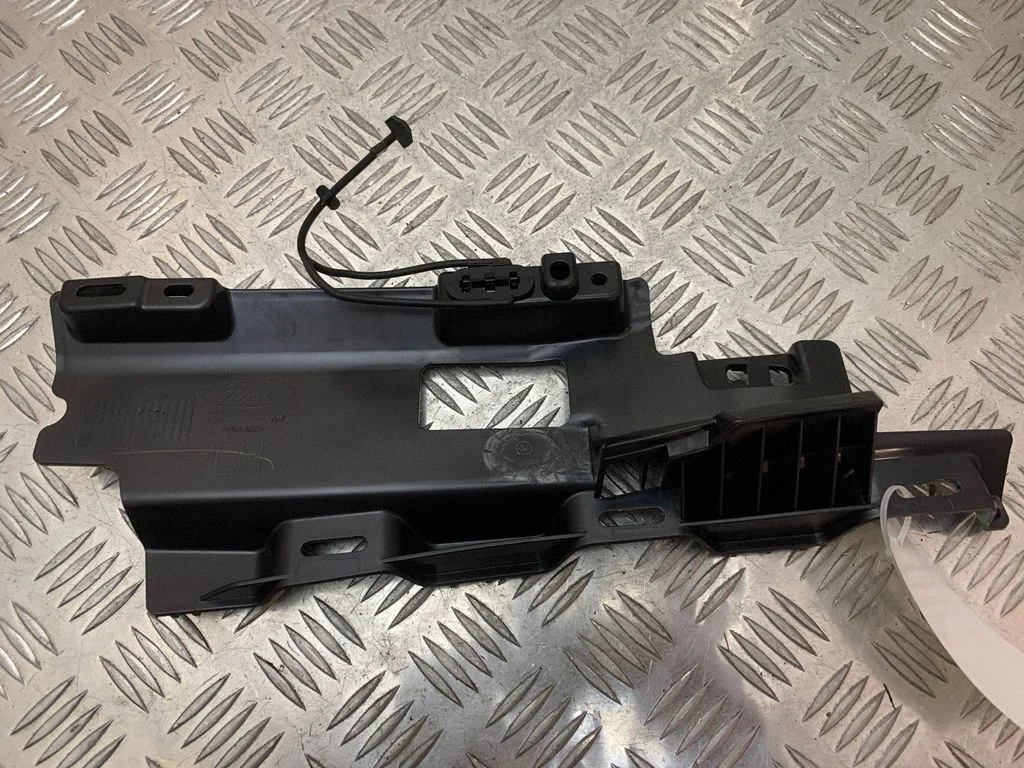 Parcel shelf load cover mount bracket FR3B63243C03AJ