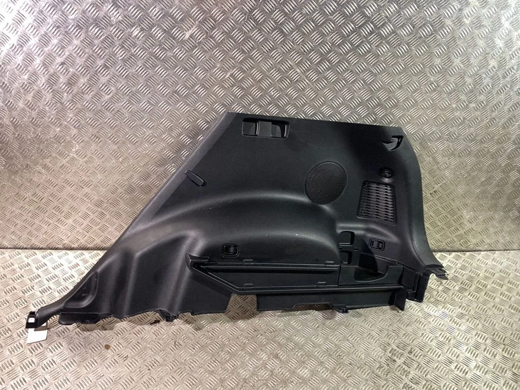 Boczny panel tapicerki bagażnika 85741F1000