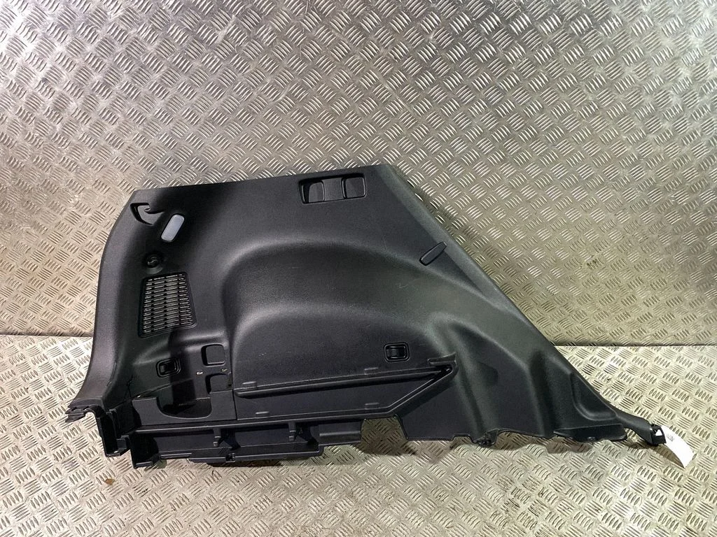 Boczny panel tapicerki bagażnika 85731F1500