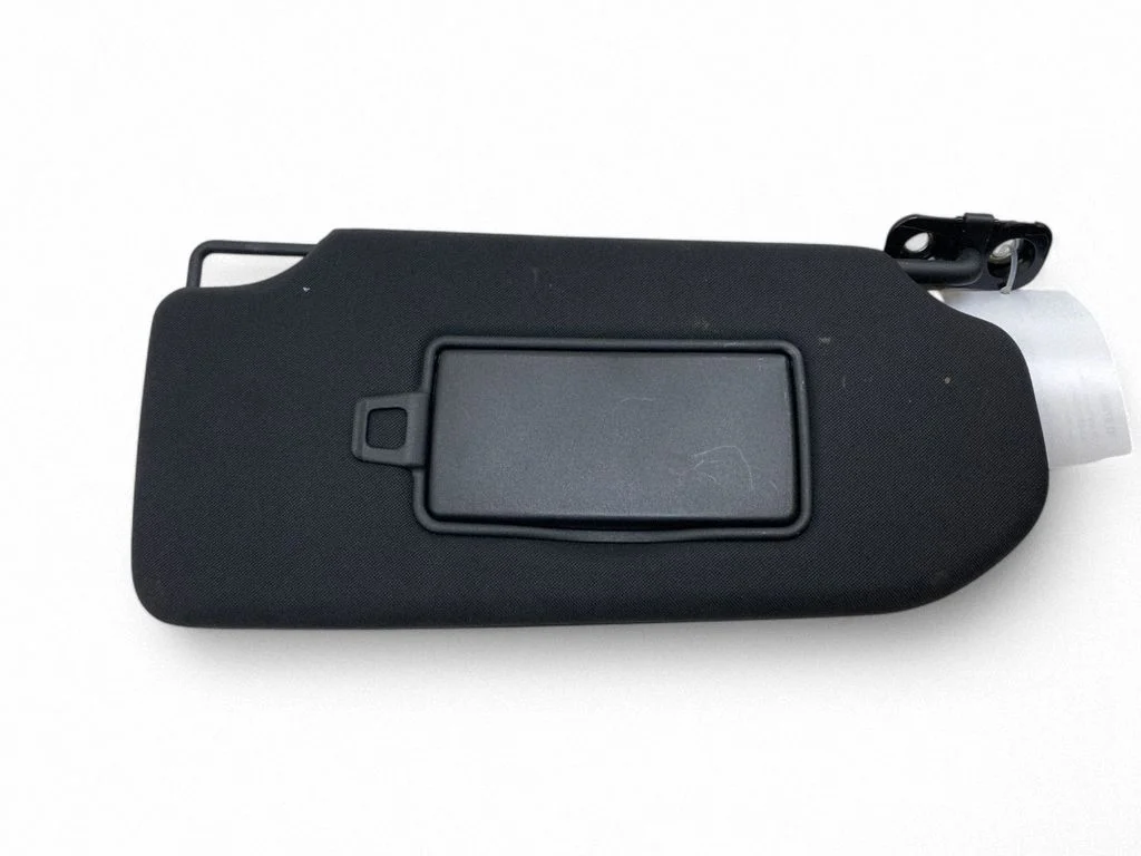 Sun visor – right