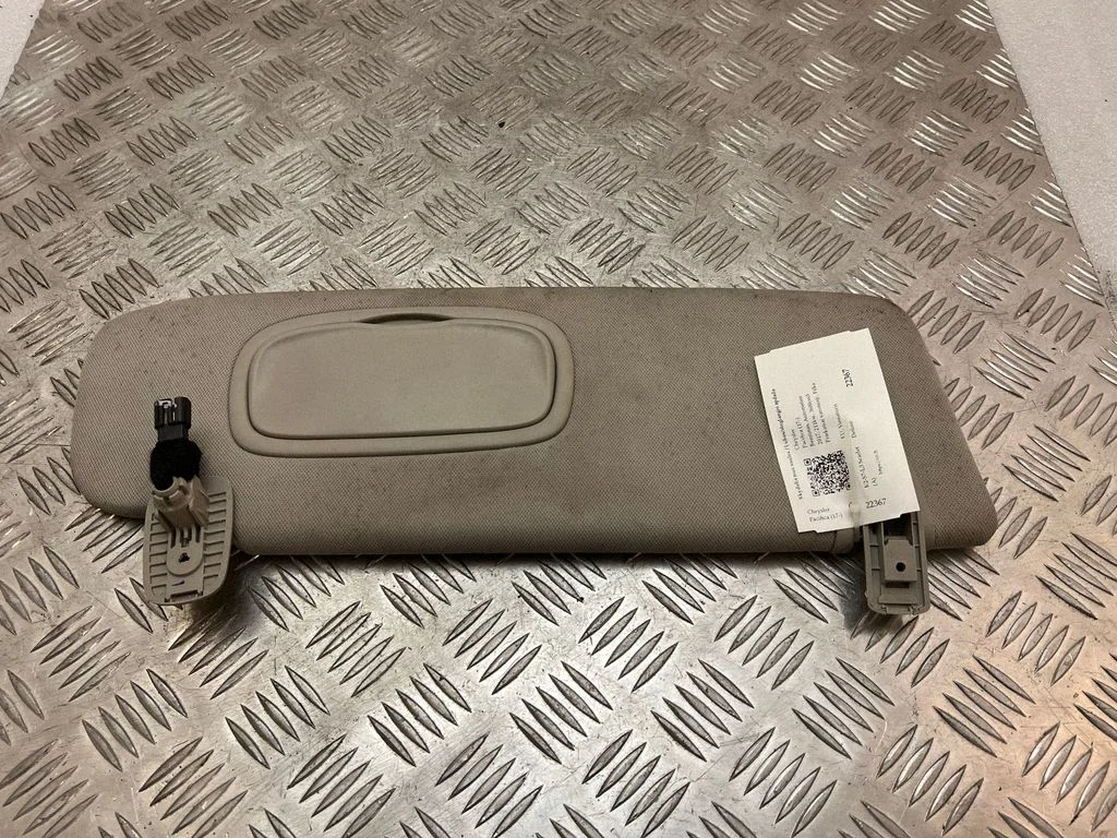 Sun visor – right