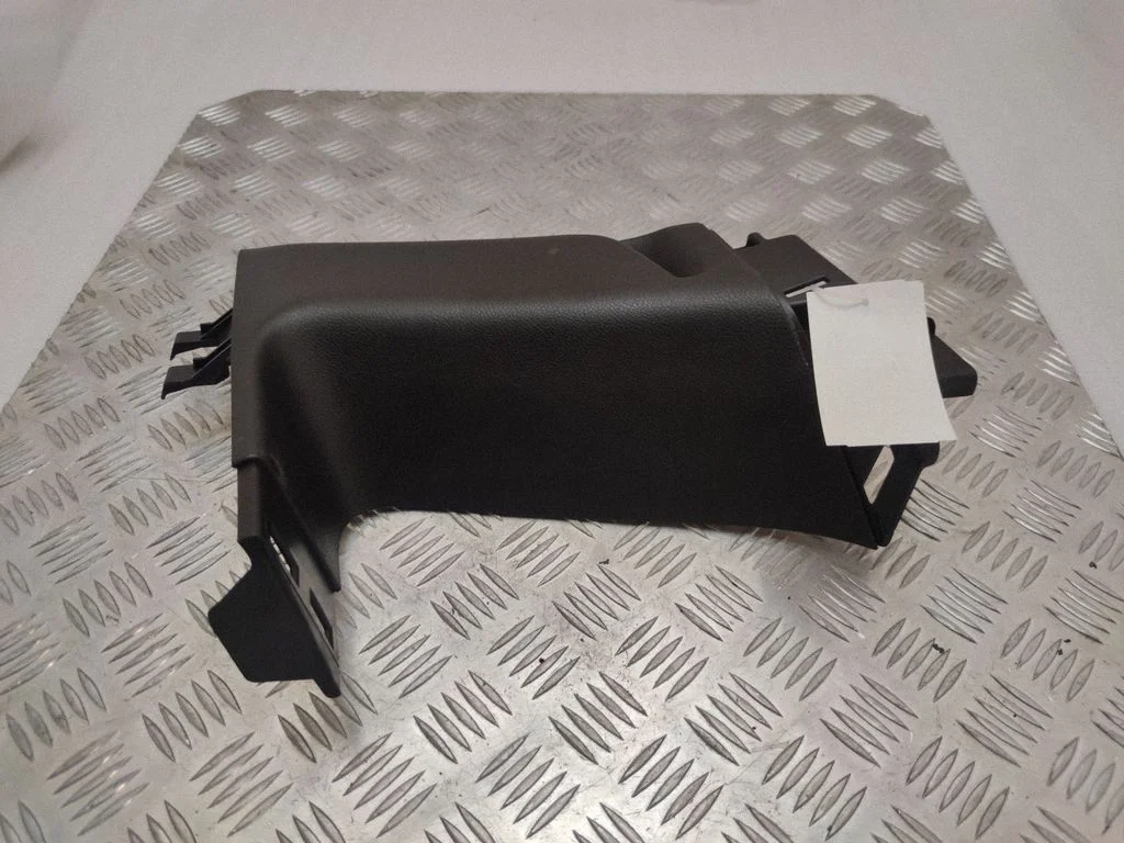 (C) pillar trim 1GP03TRMAC