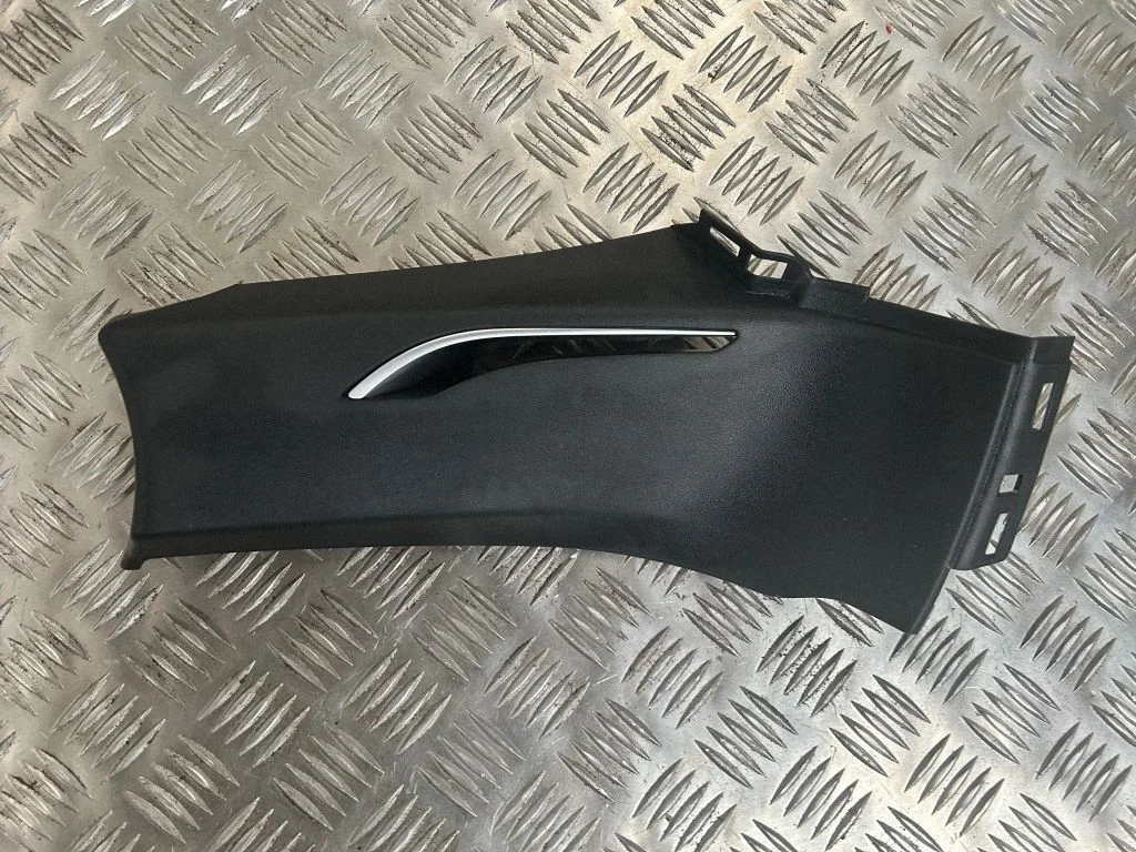 (B) pillar trim (top) 102473200C