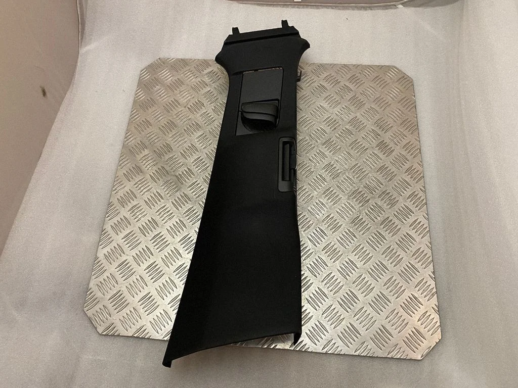 (B) pillar trim (top) 31426884