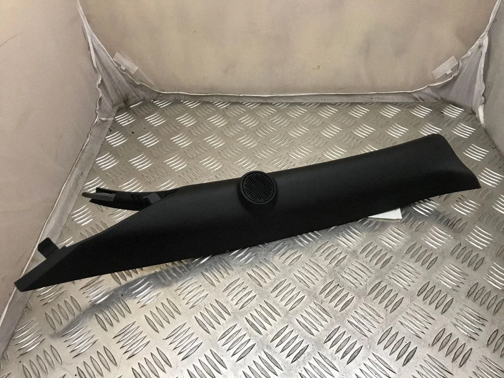 (B) pillar trim (top) FR3B6303513