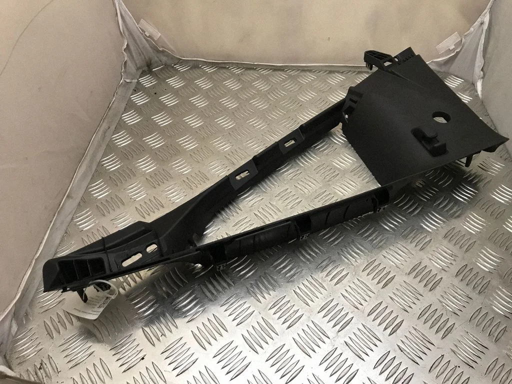 (B) pillar trim (top) FR3B6351986
