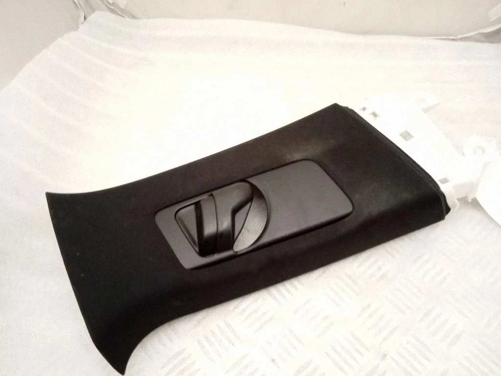 (B) pillar trim (top) 7302358010