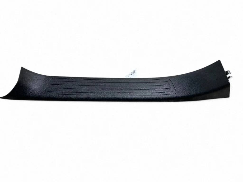 Rear sill trim cover A1666800404