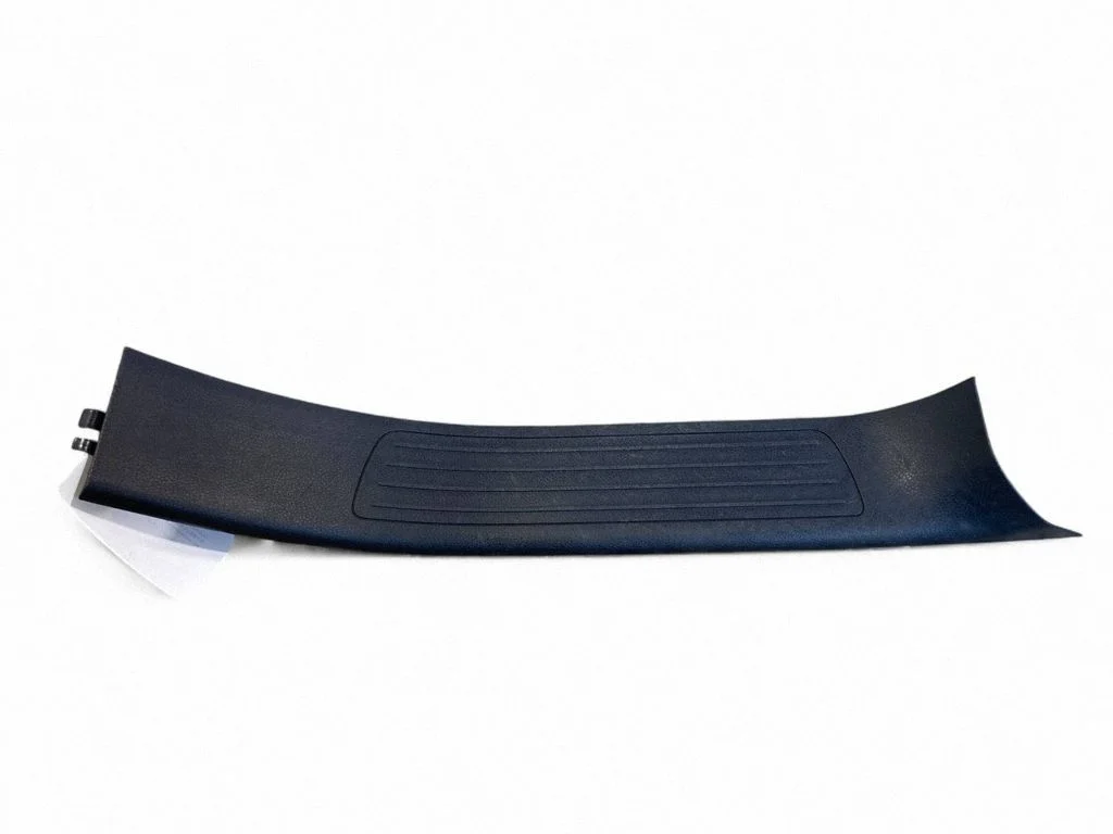 Rear sill trim cover A1666800104