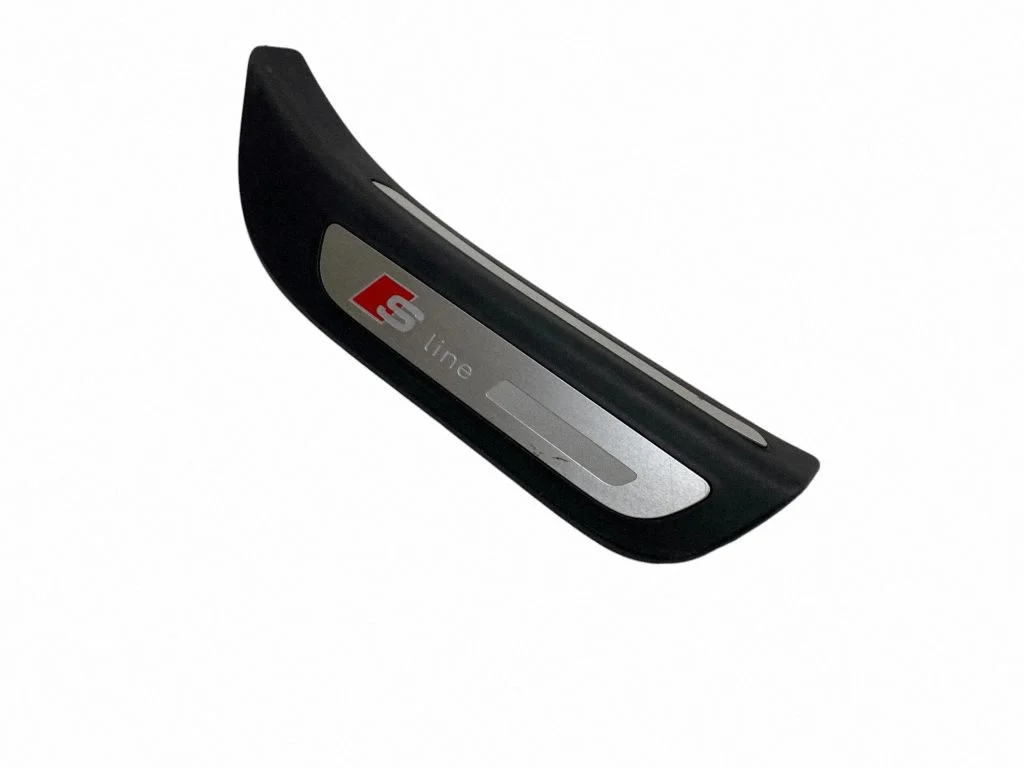 Aizmugurējā sliekšņa apdare (iekšējā) 8R0853376