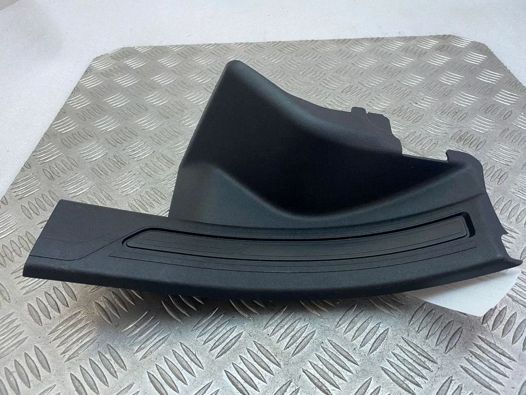 Aizmugurējā sliekšņa apdare (iekšējā) – Jaguar XE (2015-)