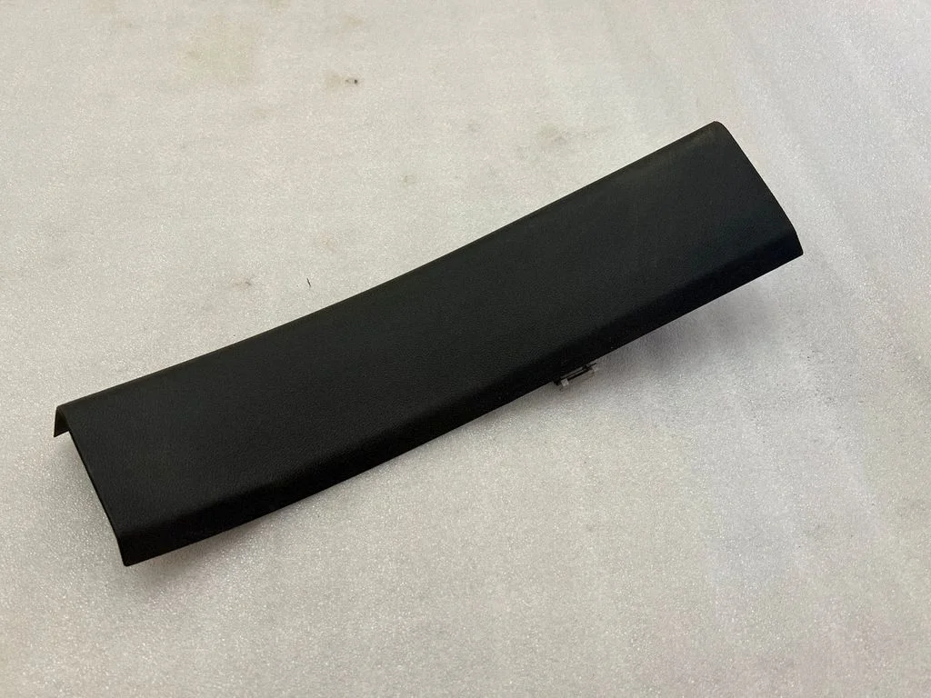 Rear sill trim cover LV4BS13244A