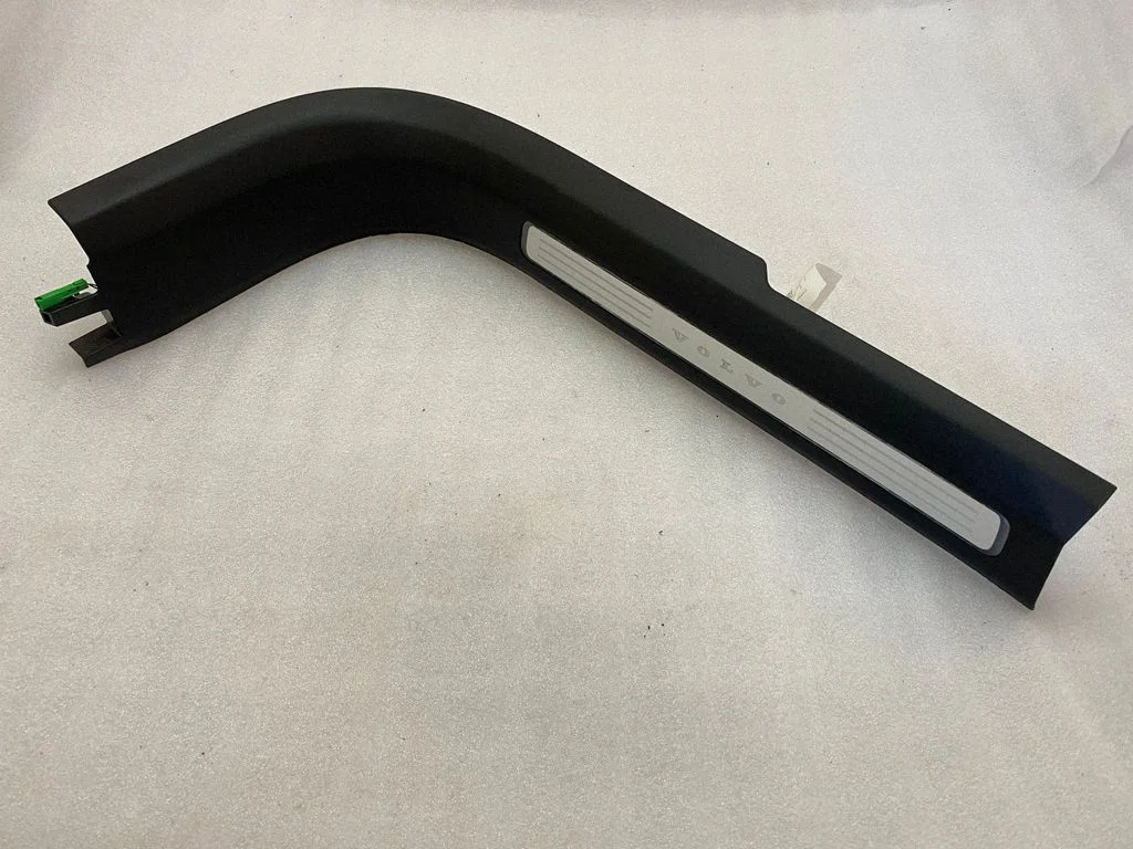 Rear sill trim cover 39829989