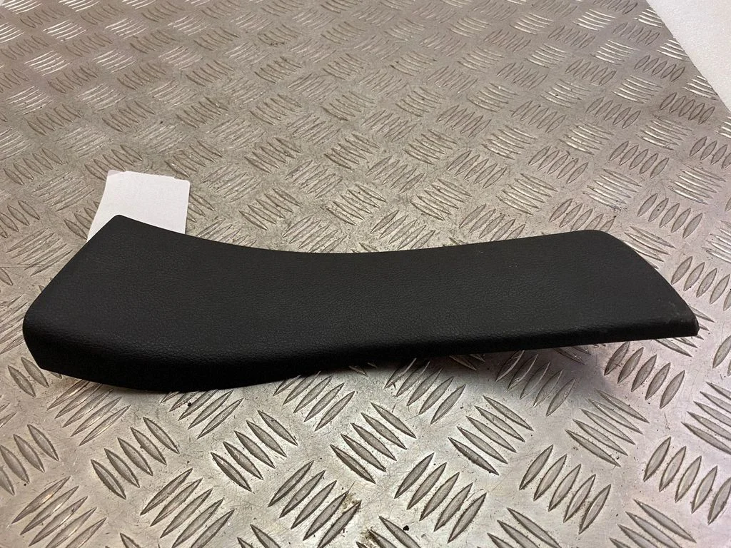 Rear sill trim cover 1LY87TRMAB