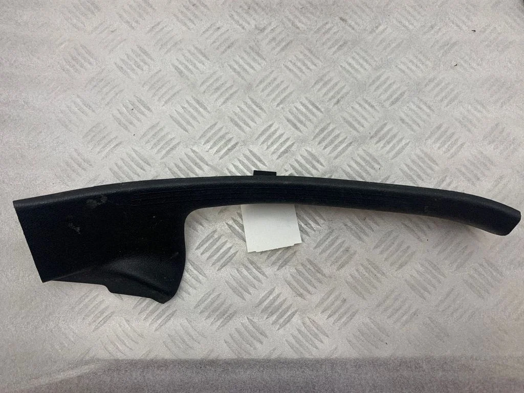 Aizmugurējā sliekšņa apdare (iekšējā) A2536860136