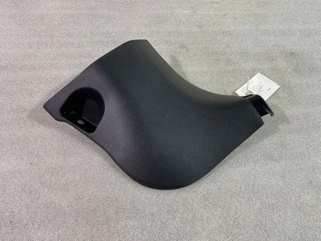 Foot area side trim – Lexus RX 450H (2016-)