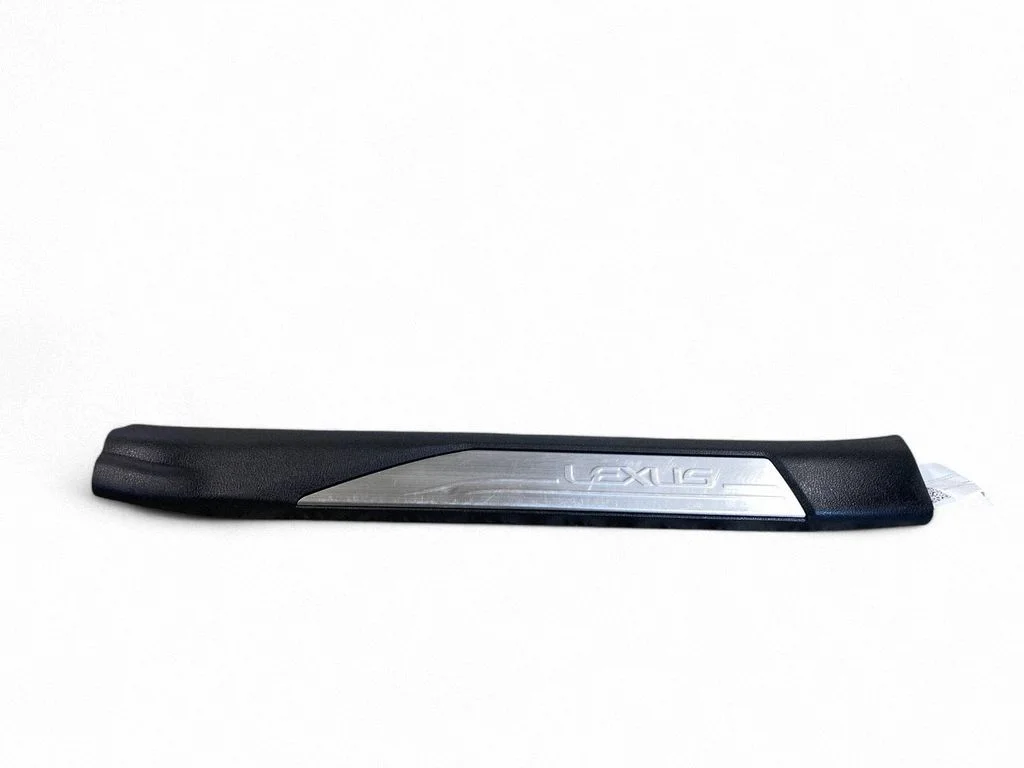 Front sill trim cover 6791078040
