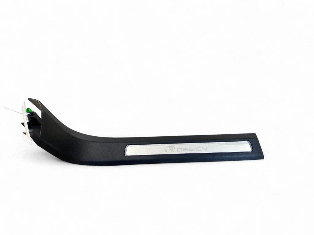 Front sill trim cover 31363642