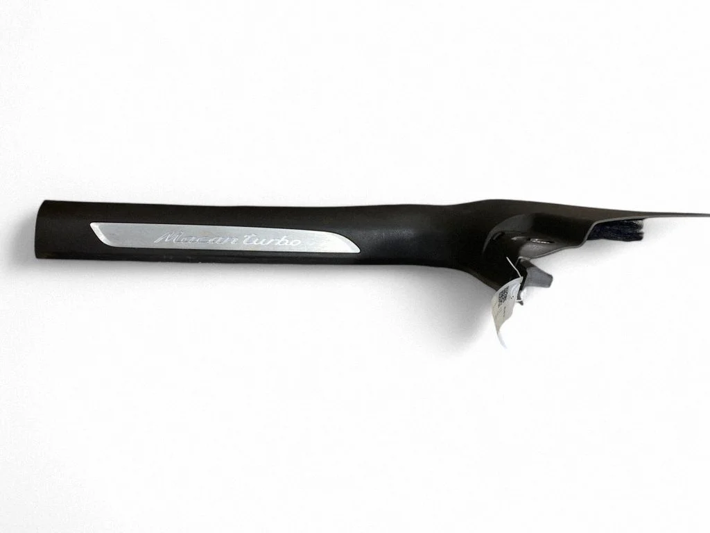 Front sill trim cover – Porsche Macan (95B) (2014-2018)