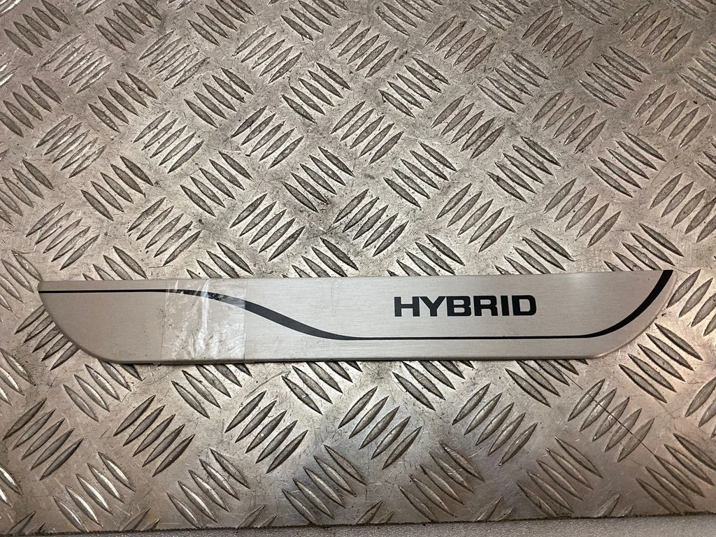 Front sill trim cover PW38242000