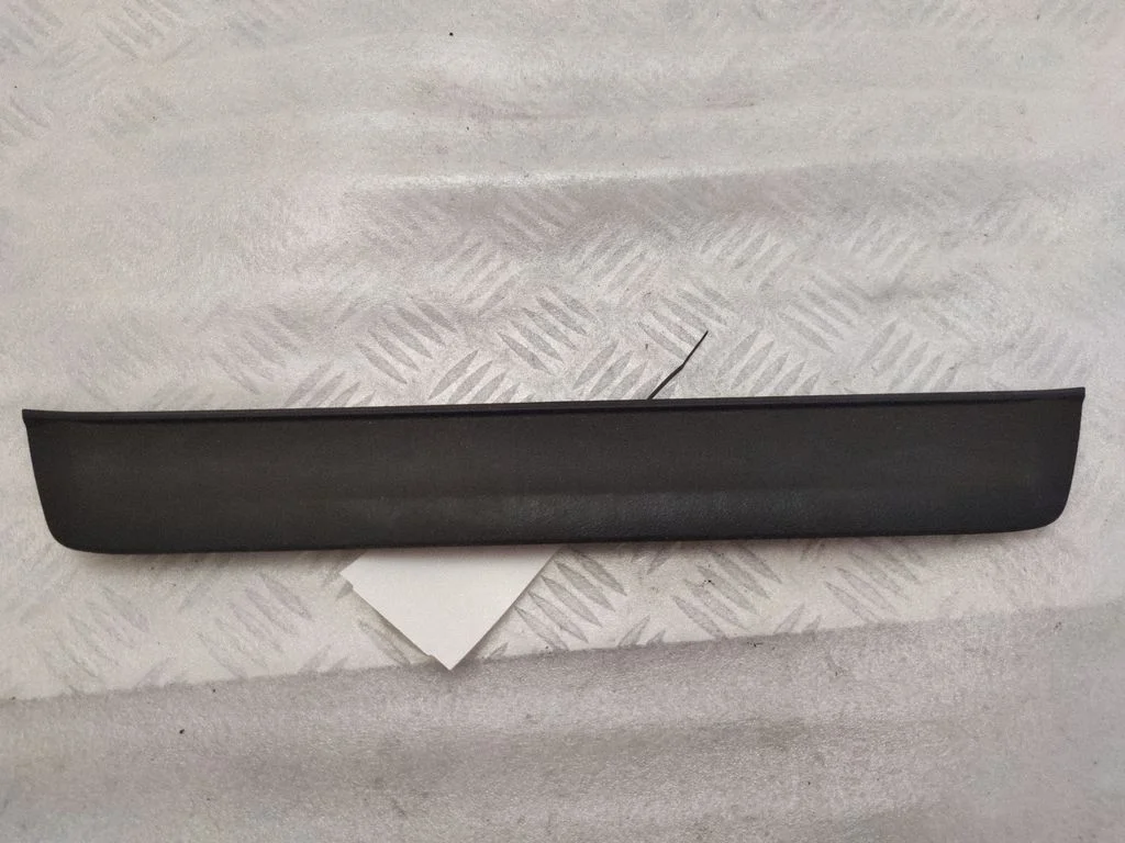 Front sill trim cover 6791148110