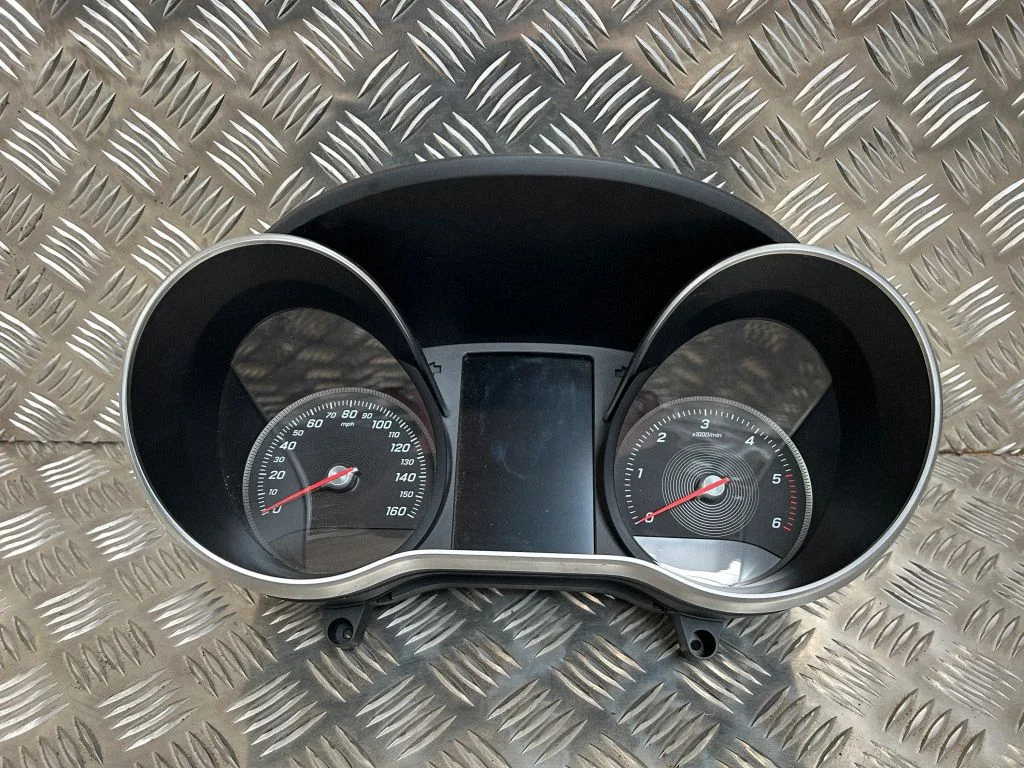 Spidometrs (instrumentu panelis) A2059001418