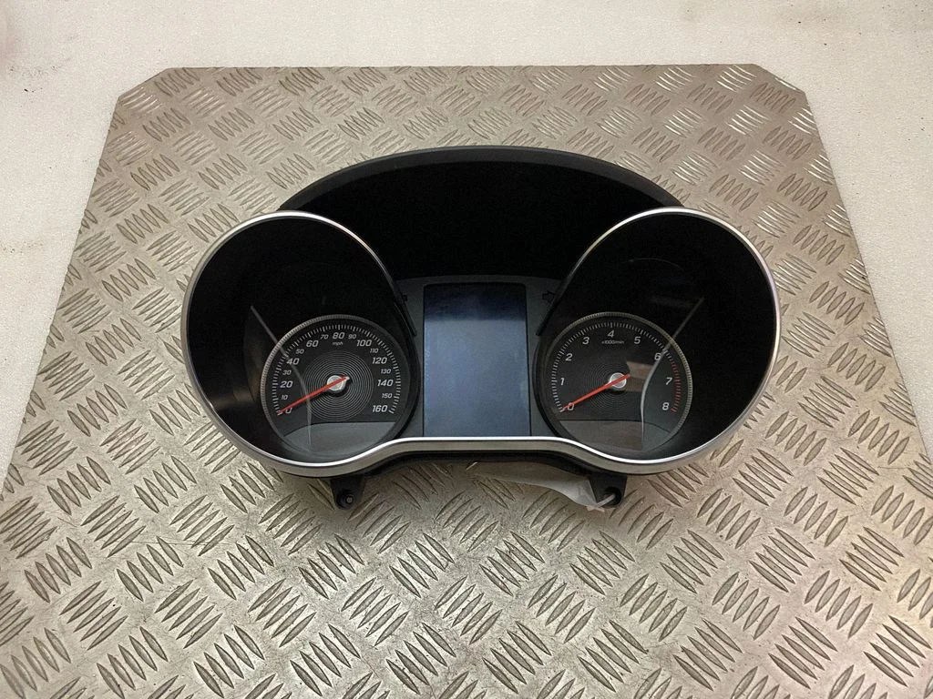 Speedometer (instrument cluster) A2539007502