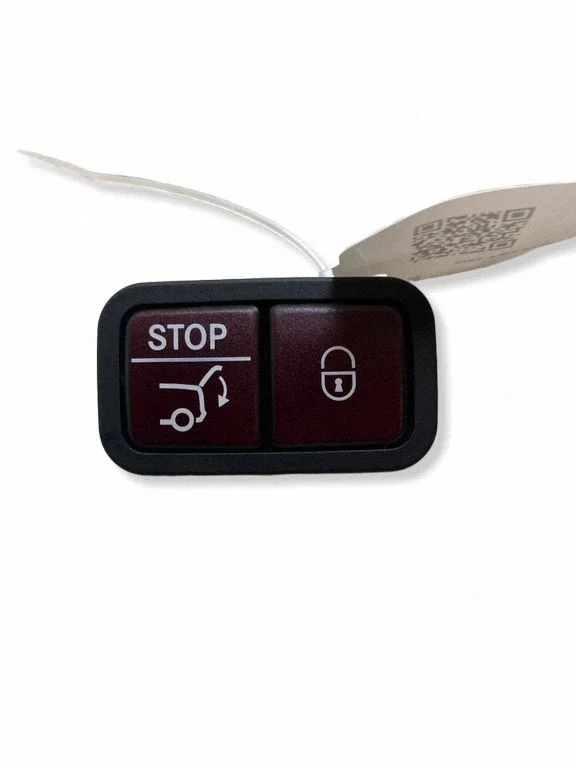 Tailgate/boot open switch button – Mercedes-Benz E-Class W212 (2009-2016)