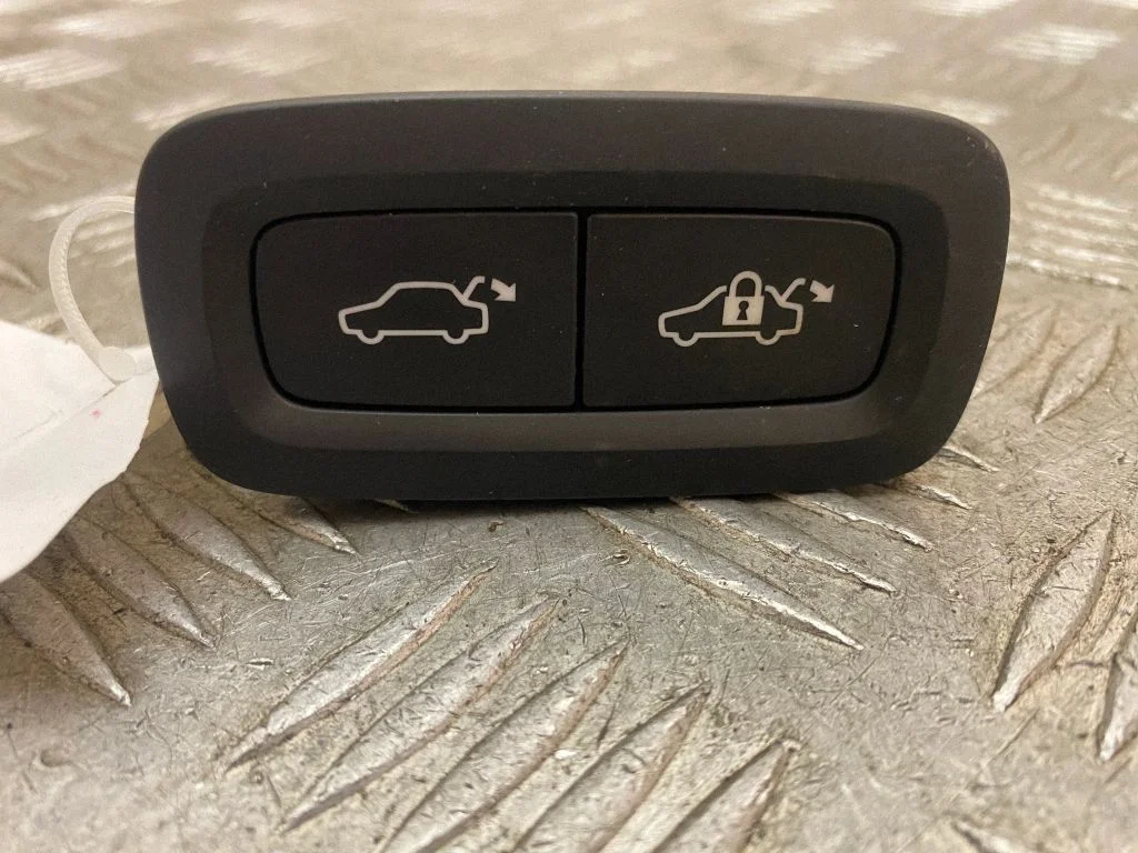 Tailgate/boot open switch button – Volvo XC60 (2017-)