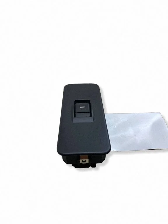 Elektrisko logu slēdzis YUD501070PVJ