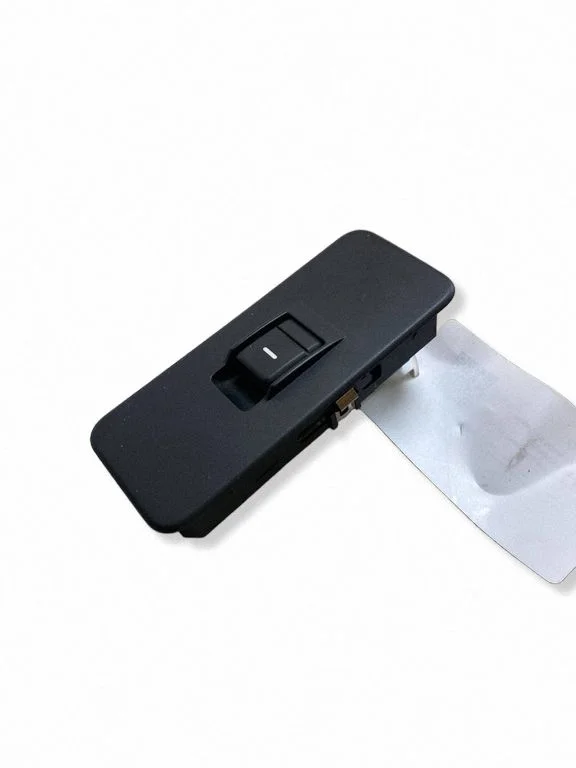Elektrisko logu slēdzis YUD501070PVJ