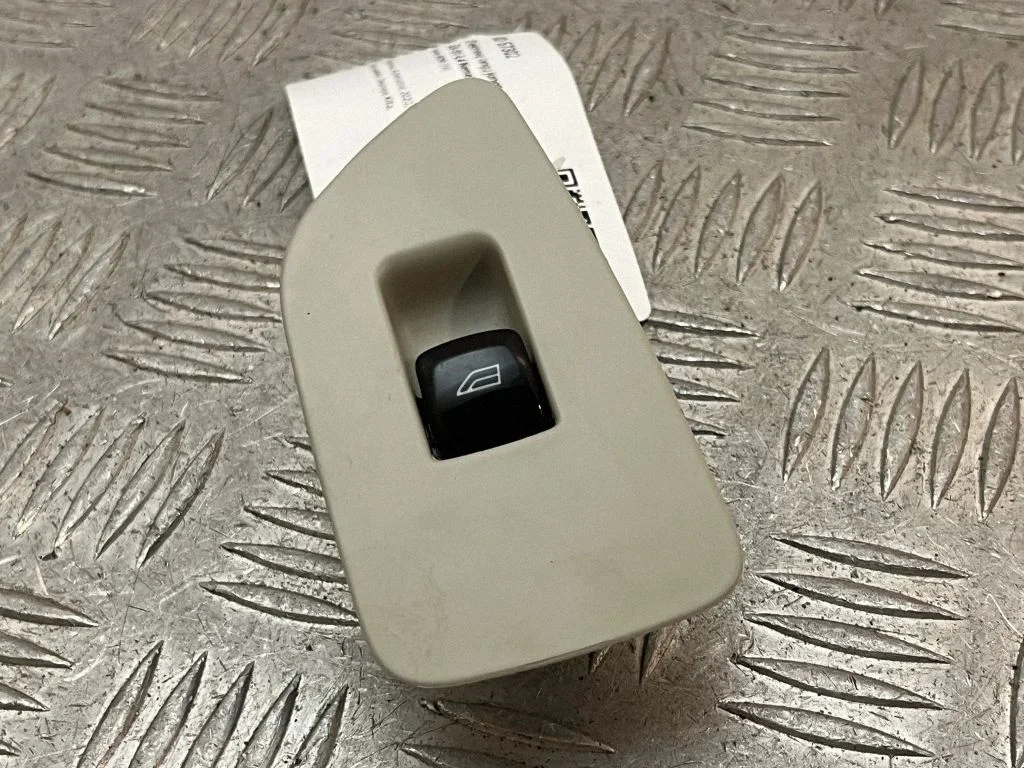 Elektrisko logu slēdzis 31376458