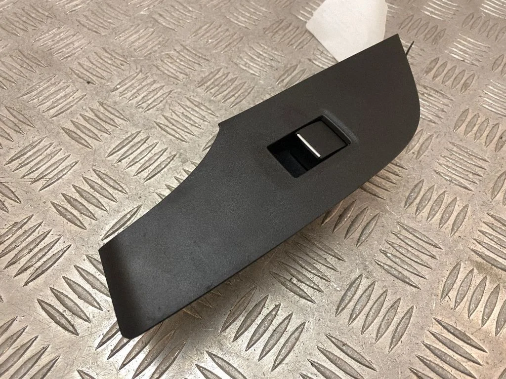 Electric window control switch 7427242110