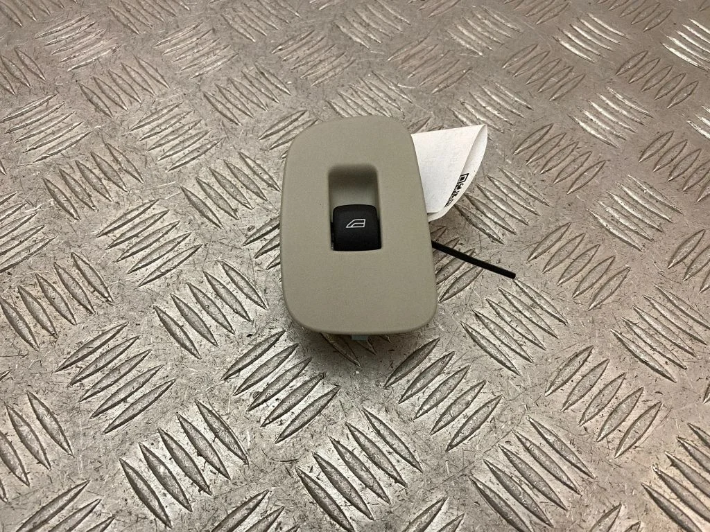 Elektriaknate lüliti 31446259