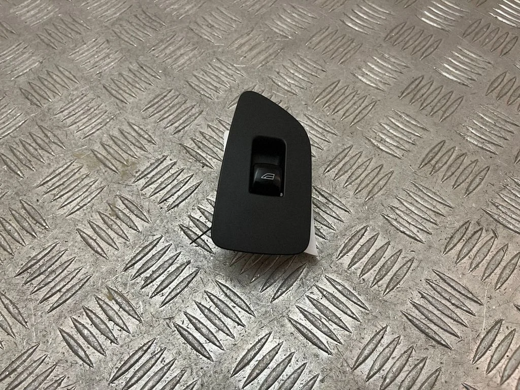 Electric window control switch 31376458