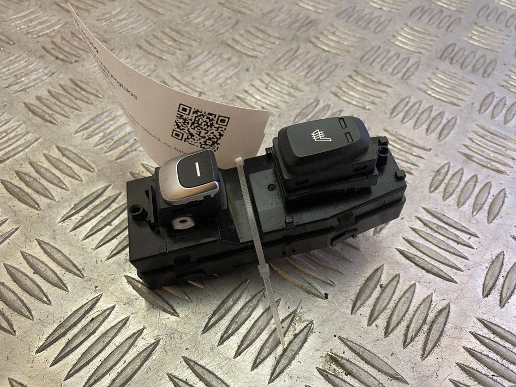 Electric window control switch 93580F1020