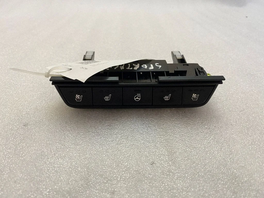 Seat heating switch 4A920K1000