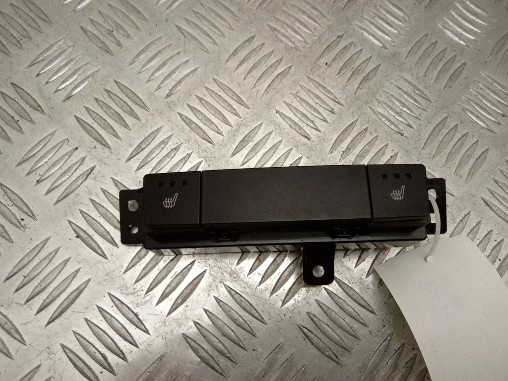 Seat heating switch 8475248040