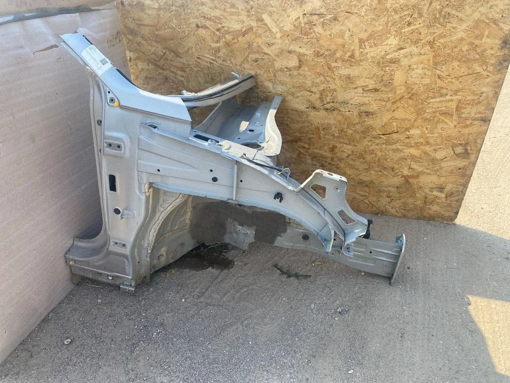 Front quarter panel – right
