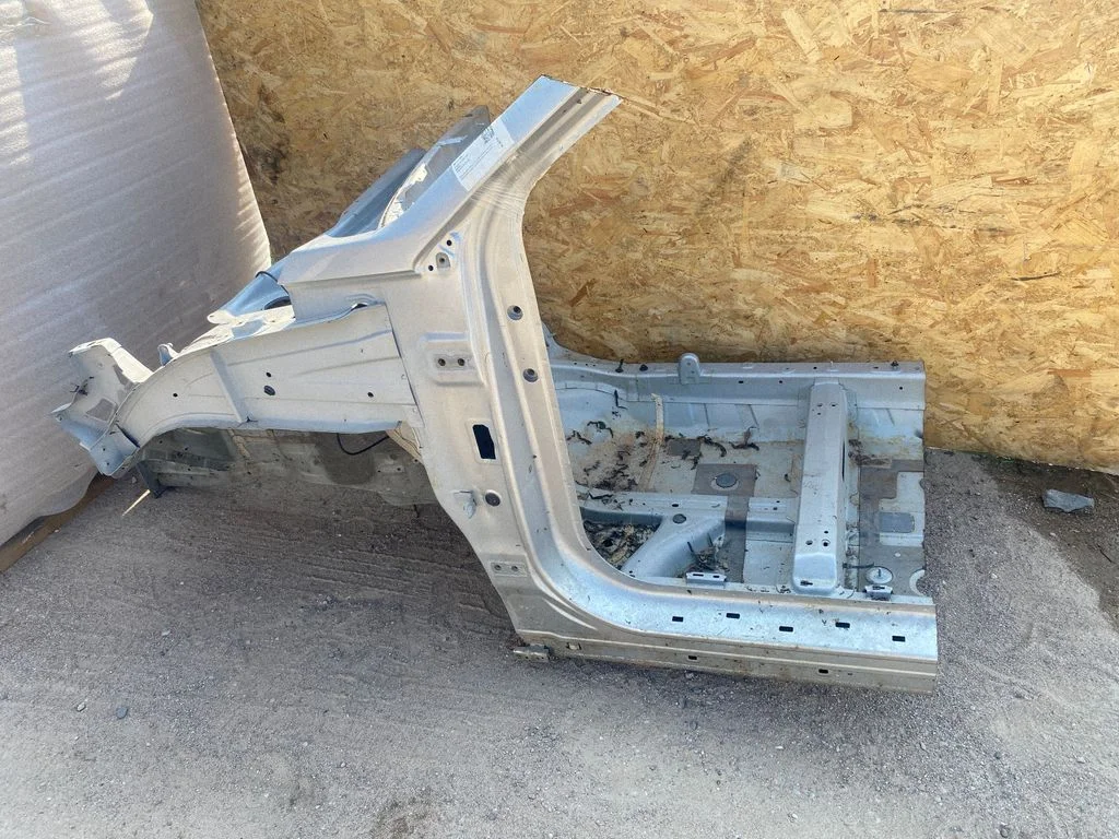 Front quarter panel – left
