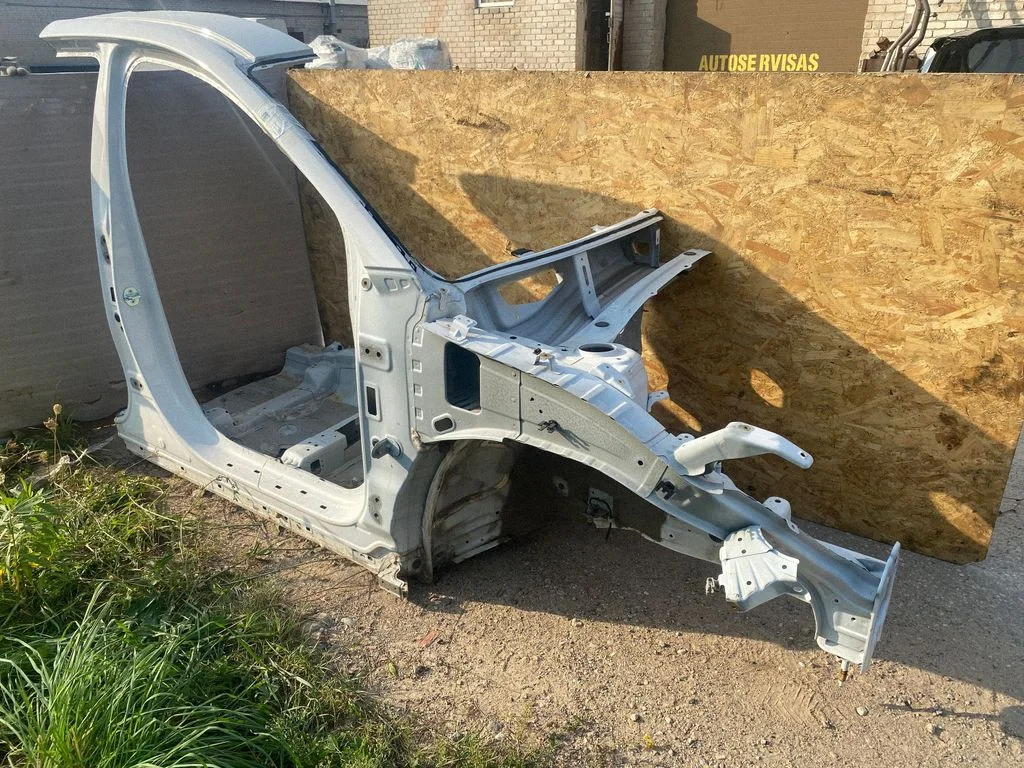 Front quarter panel – right