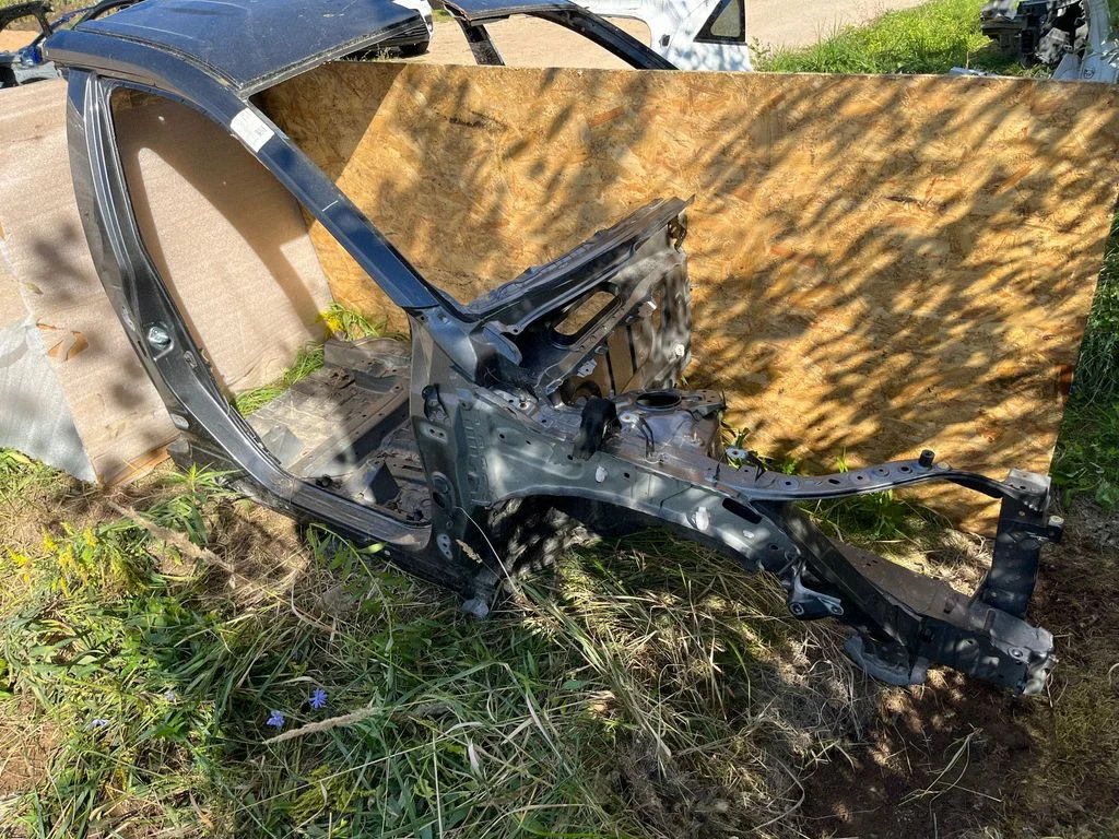 Front quarter panel – right