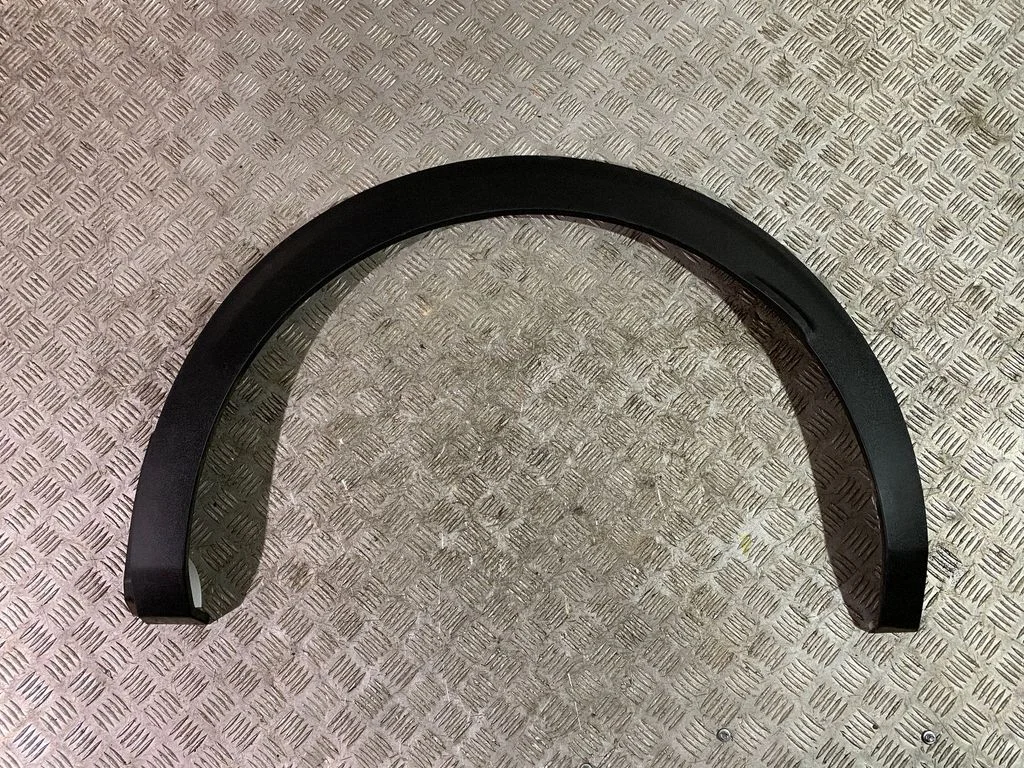 Rear arch trim 9825289177