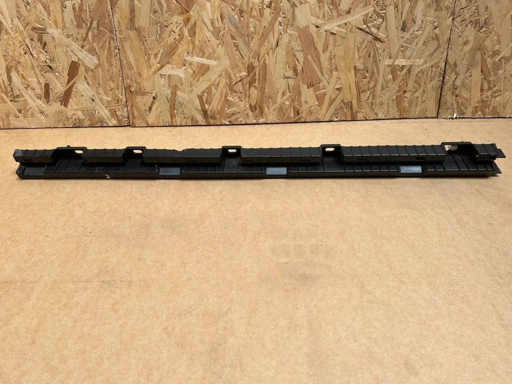 Sill supporting ledge 31395855
