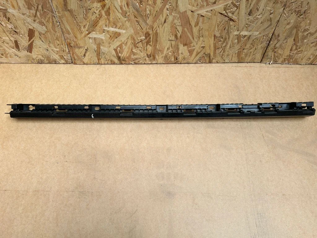 Sill supporting ledge 31395857